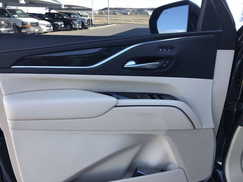 2023 Cadillac Escalade ESV Premium Luxury