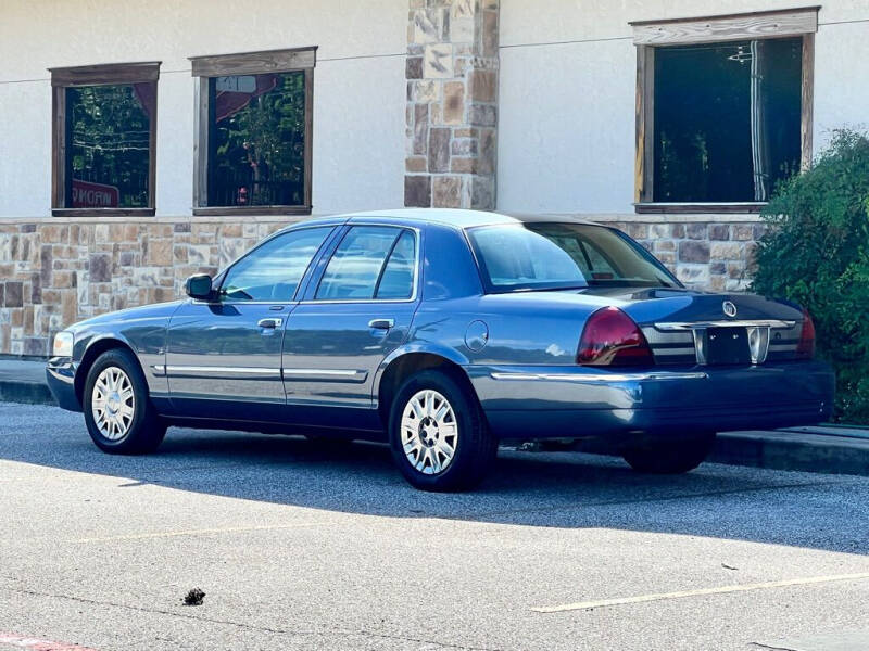 2008 Mercury Grand Marquis GS photo 3