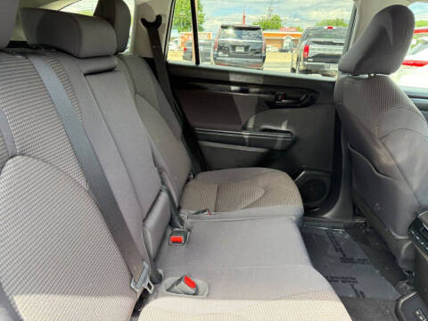 2022 Toyota Highlander LE