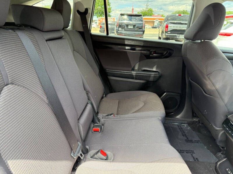 2022 Toyota Highlander LE