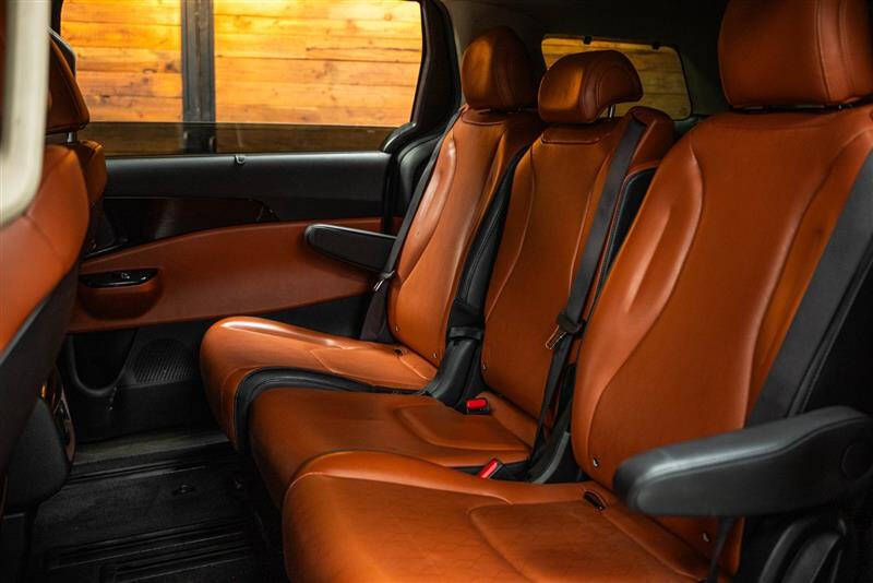 2023 Kia Carnival SX