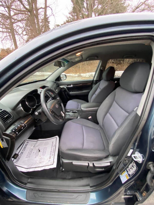 2011 Kia Sorento LX