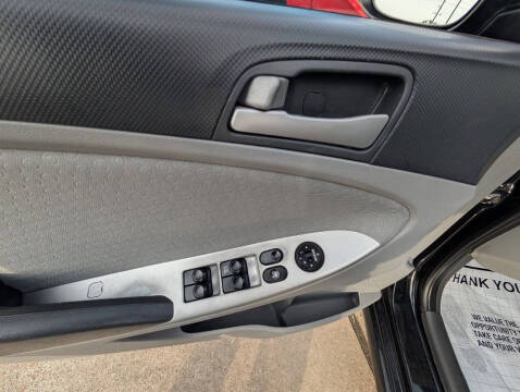 2012 Hyundai Accent SE