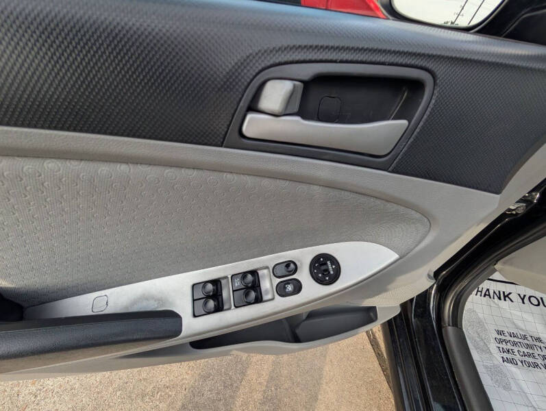 2012 Hyundai Accent SE