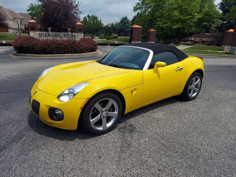 2008 Pontiac Solstice for sale at CALDERONE CAR & TRUCK in Whiteland IN