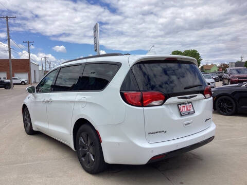 2020 Chrysler Pacifica Hybrid Limited