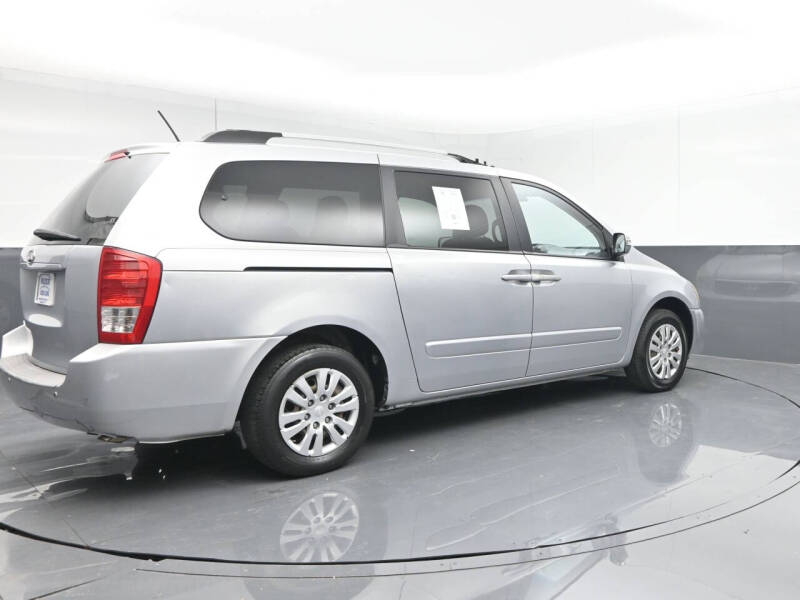 2011 Kia Sedona LX