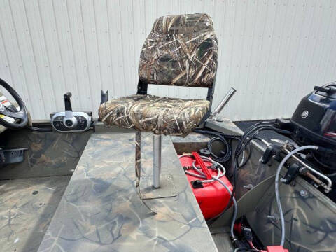 2017 Tracker Grizzly