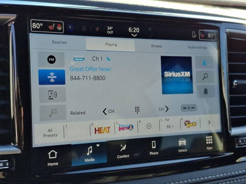 2026 Chrysler Pacifica Select