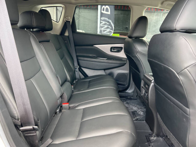 2022 Nissan Murano SV