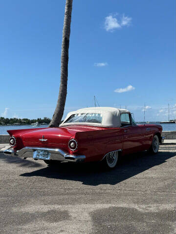 1957 Ford Thunderbird