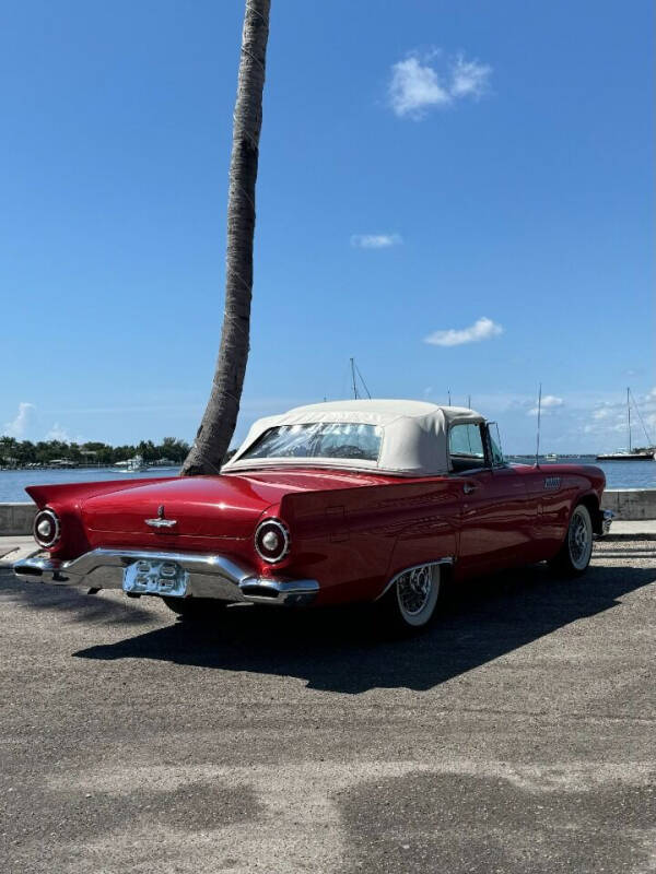 1957 Ford Thunderbird