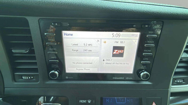 2018 Toyota Sienna XLE 8-Passenger