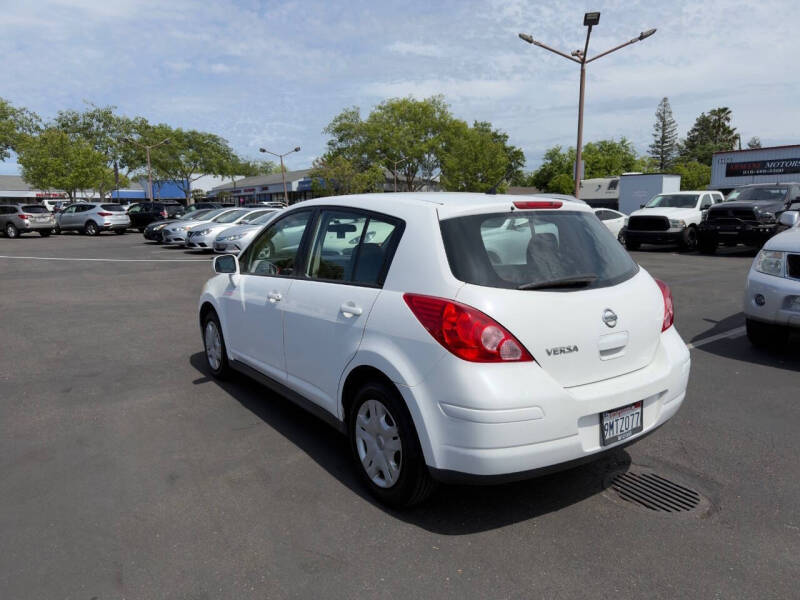 2012 Nissan Versa 1.8 S