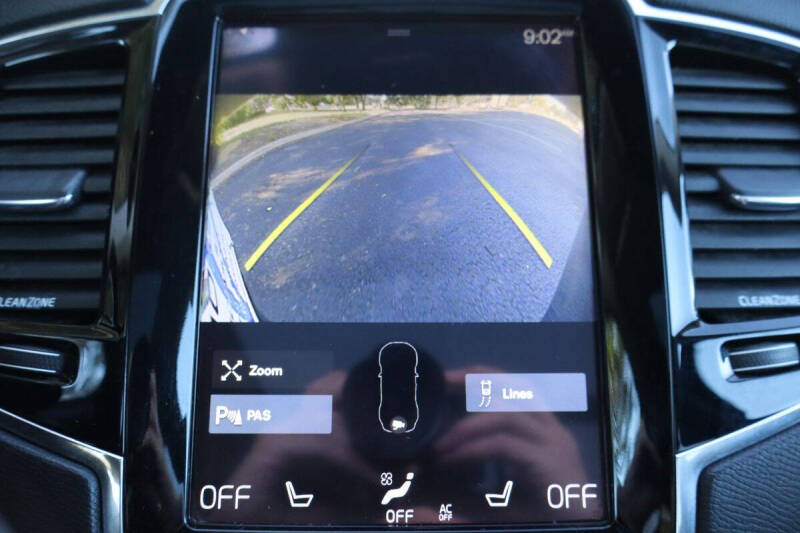 2016 Volvo XC90 T6 Momentum