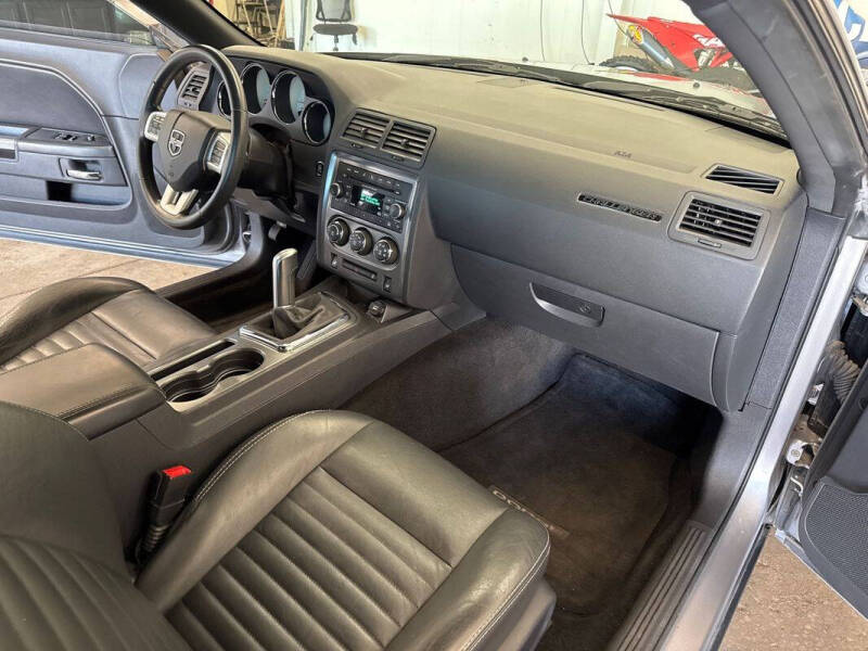 2014 Dodge Challenger R/T Plus