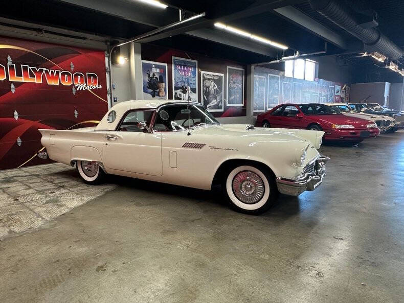 1957 Ford Thunderbird