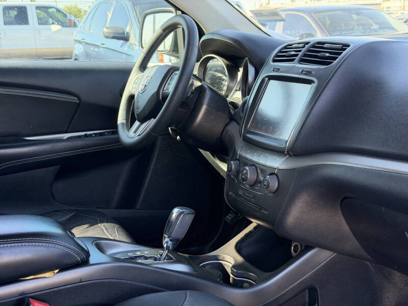 2018 Dodge Journey Crossroad