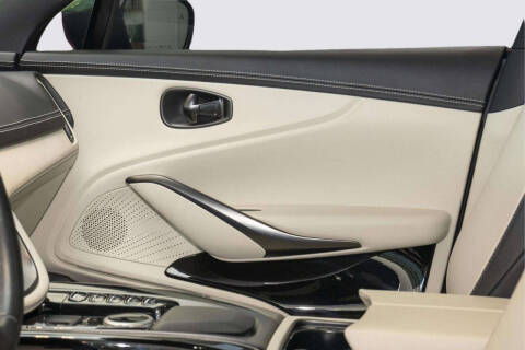 2024 Aston Martin DBX