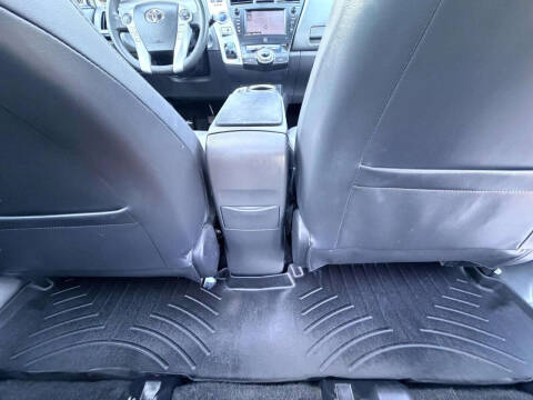 2012 Toyota Prius v Five