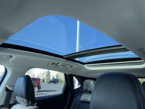 2022 Ford Escape Hybrid Titanium