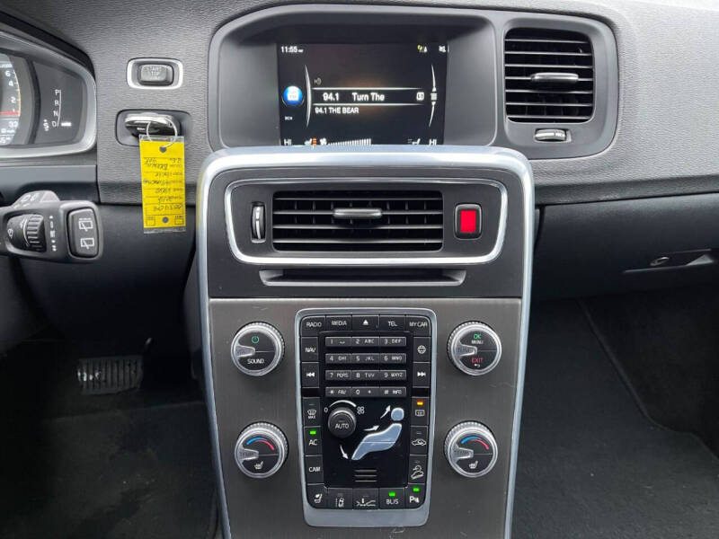 2016 Volvo V60 Cross Country T5 Platinum