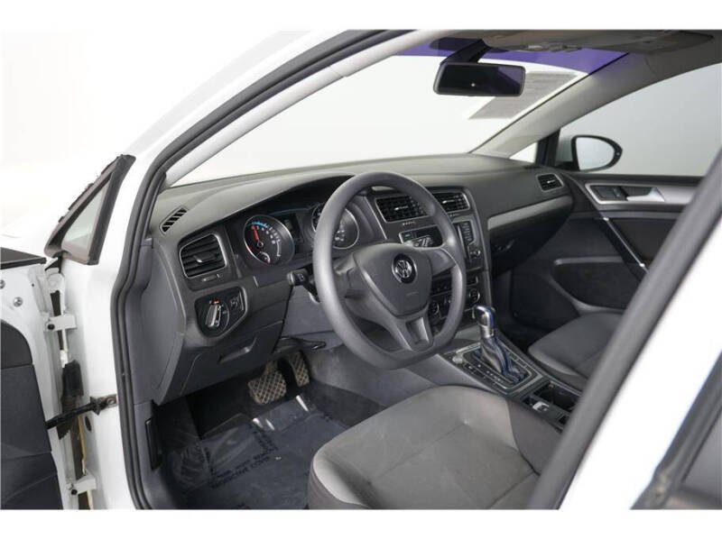 2016 Volkswagen e-Golf SE