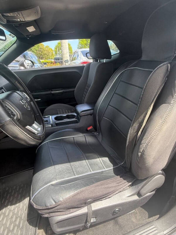 2014 Dodge Challenger SXT