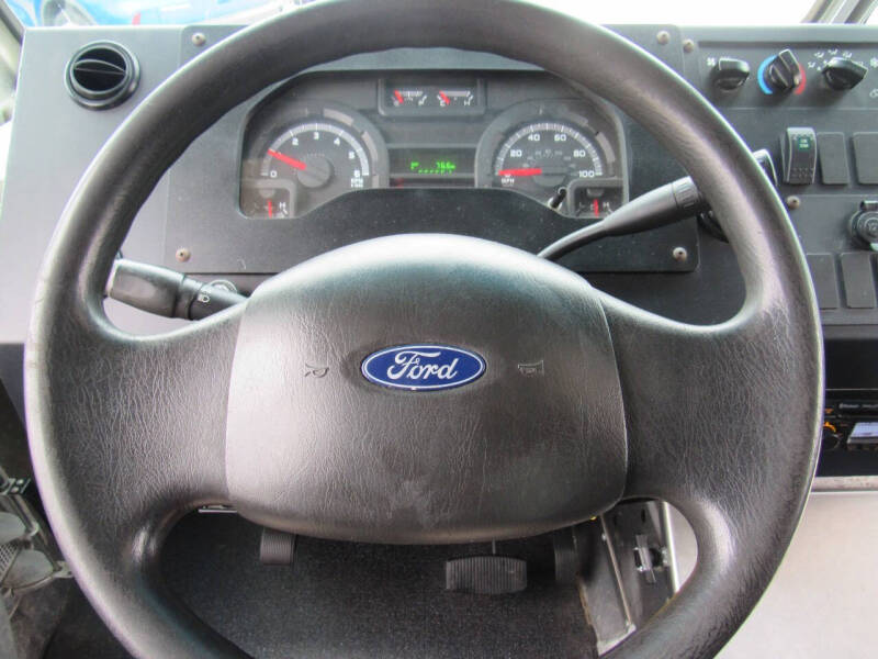 2017 Ford E-Series E-350 SD