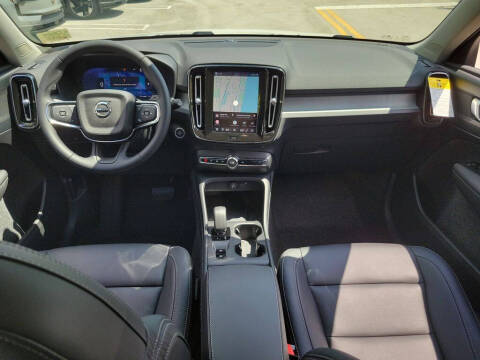 2026 Volvo XC40 B4 Core