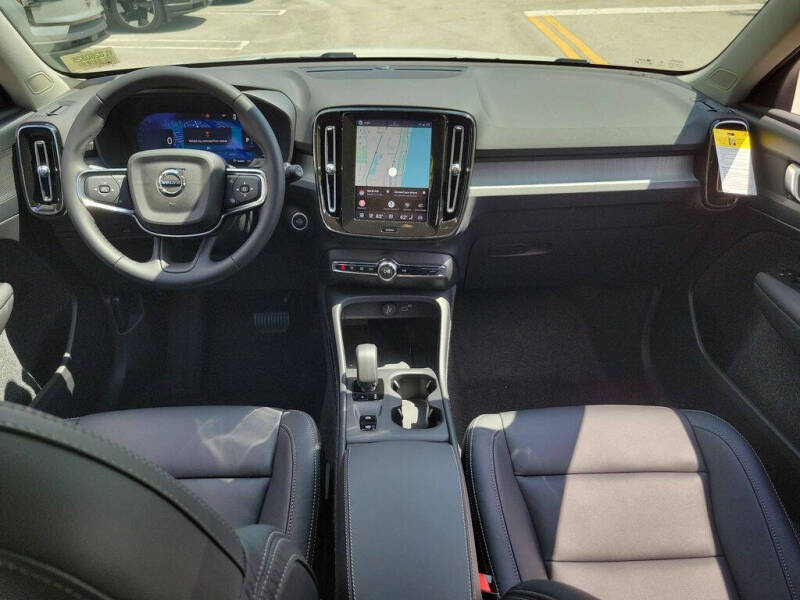 2026 Volvo XC40 B4 Core