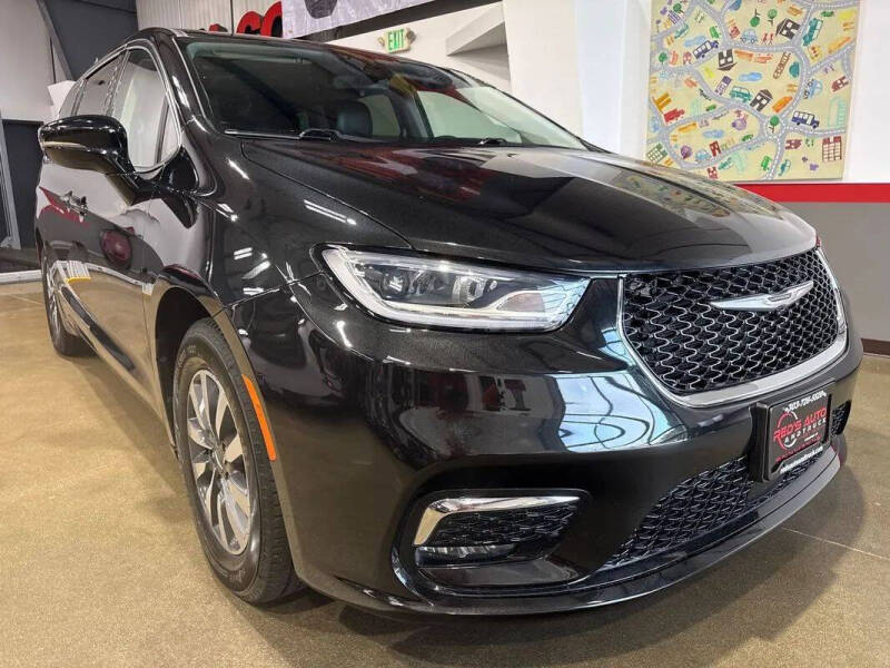 2024 Chrysler Pacifica Plug-In Hybrid Select