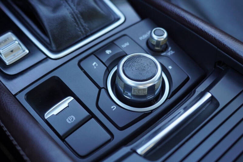 2018 Mazda MAZDA3 Touring
