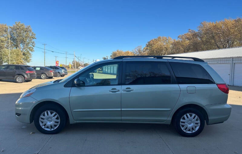 2006 Toyota Sienna LE 7 Passenger