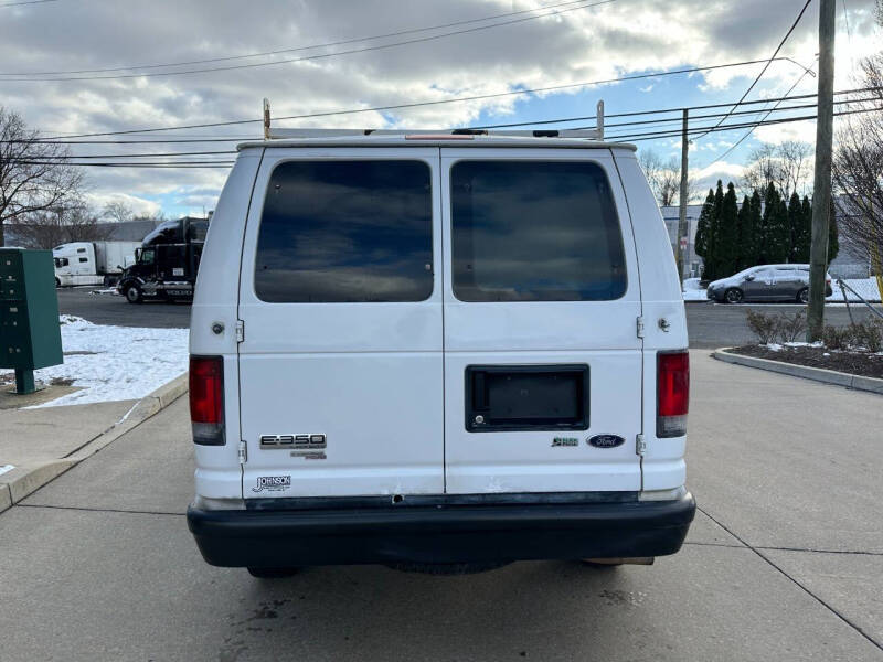 2013 Ford E-Series Econoline Van Commercial photo 10