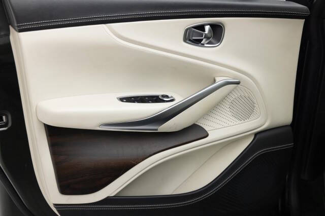 2021 Aston Martin DBX