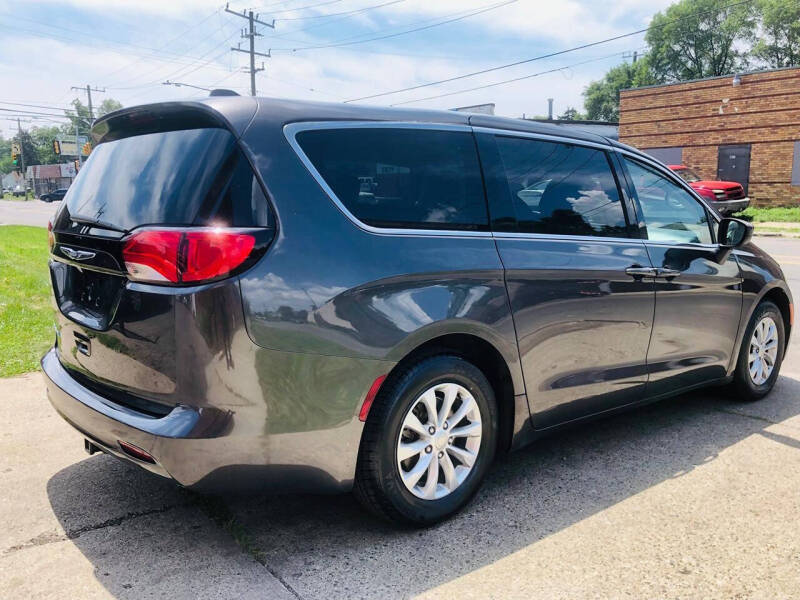 2017 Chrysler Pacifica Touring