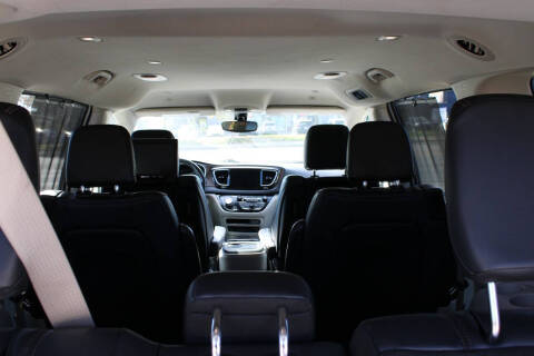 2018 Chrysler Pacifica Touring L Plus