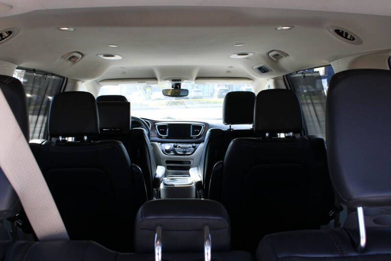 2018 Chrysler Pacifica Touring L Plus