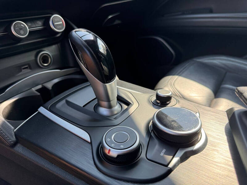 2018 Alfa Romeo Stelvio Base - Photo 12