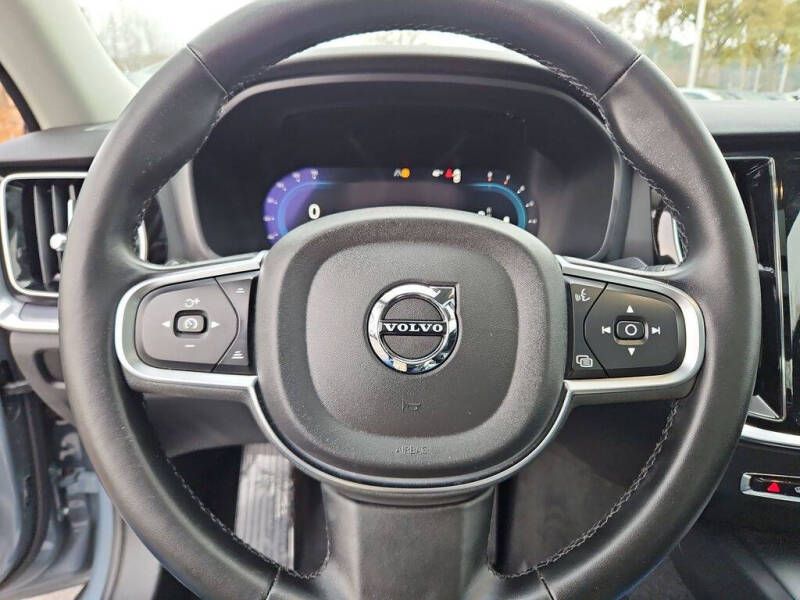 2024 Volvo S60 B5 Core Dark Theme