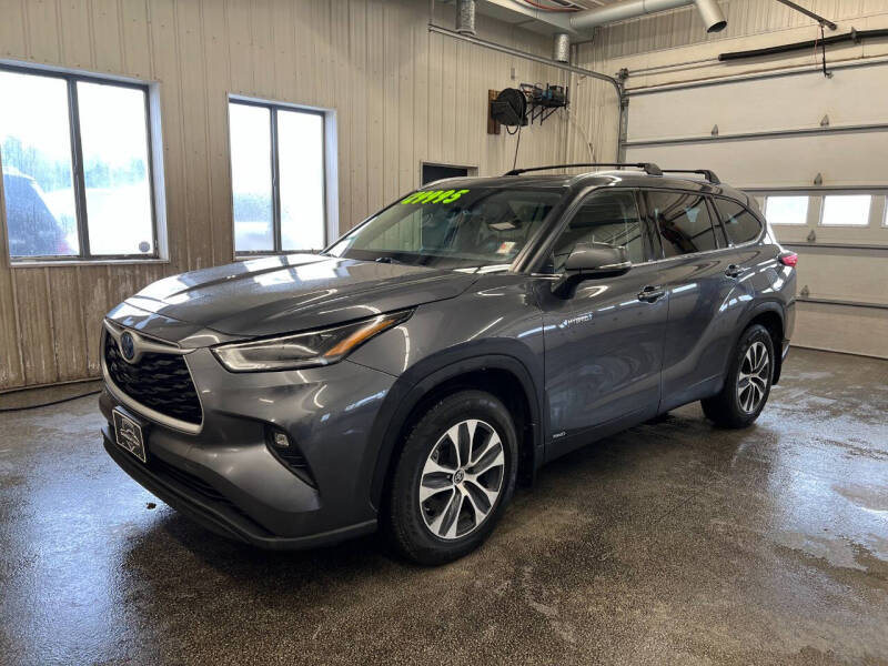 2021 Toyota Highlander Hybrid for sale at Sand's Auto Sales in Cambridge MN