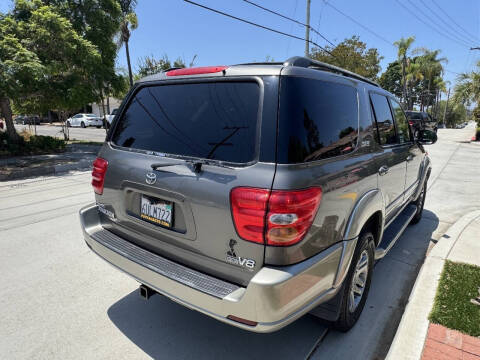 2004 Toyota Sequoia SR5