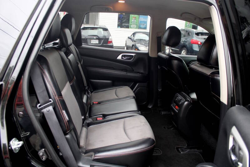 2019 Nissan Pathfinder SV