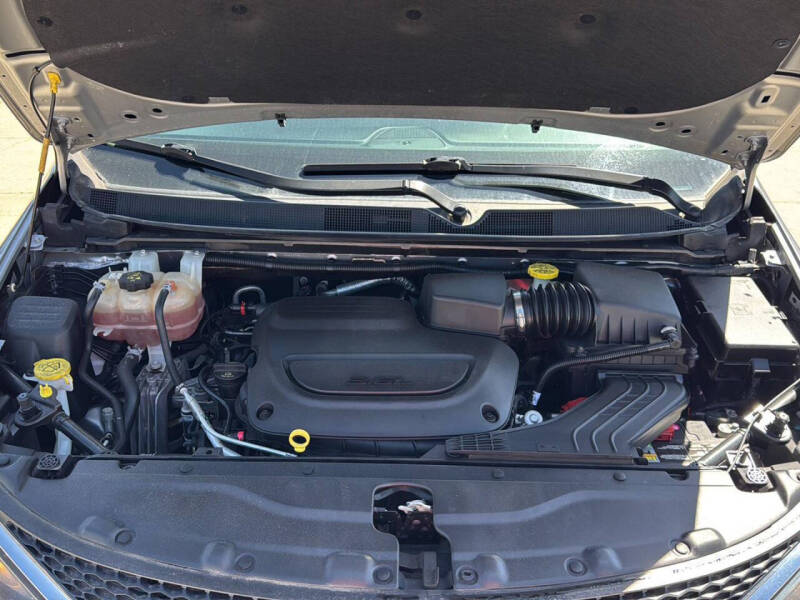 2020 Chrysler Voyager LXi