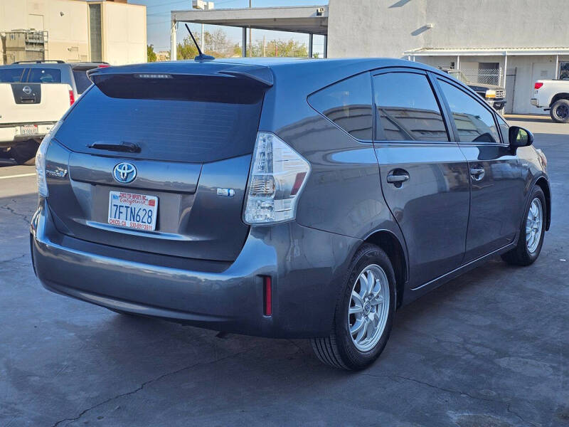2014 Toyota Prius v Three