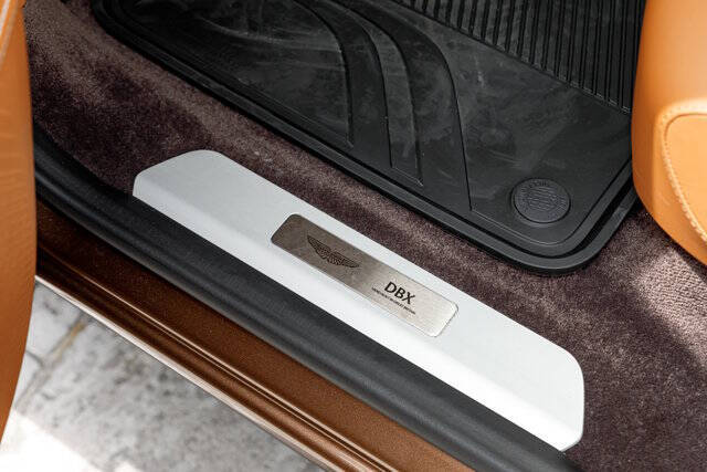 2025 Aston Martin DBX 707