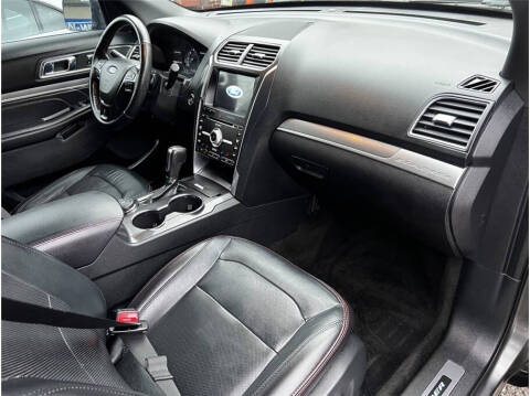2017 Ford Explorer Sport