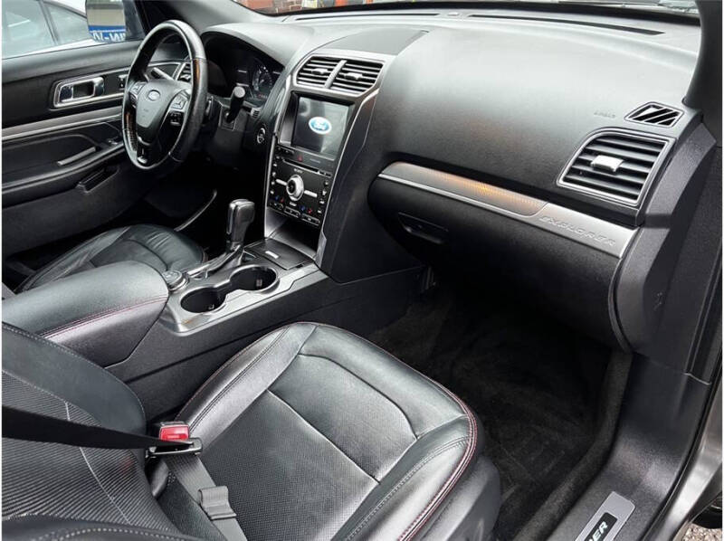 2017 Ford Explorer Sport