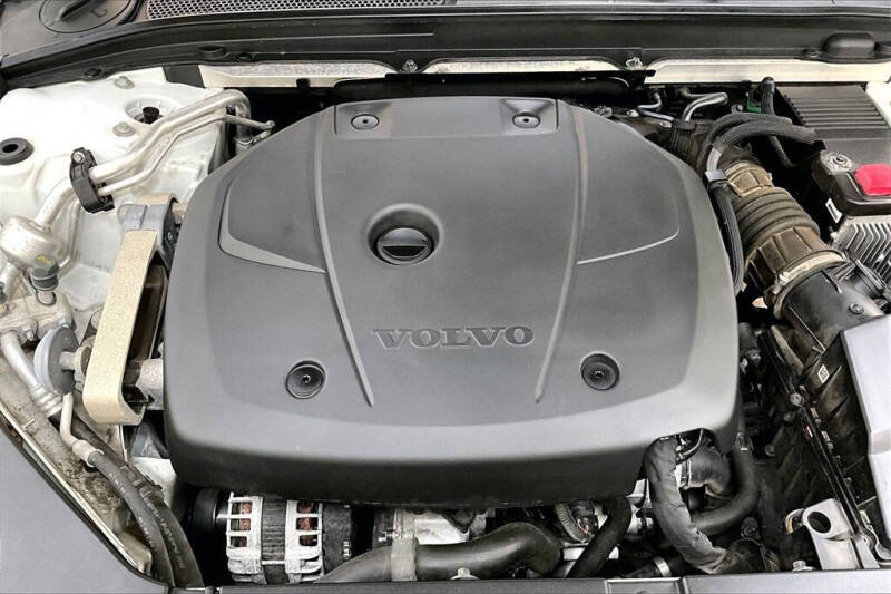 2020 Volvo V90 Cross Country T6